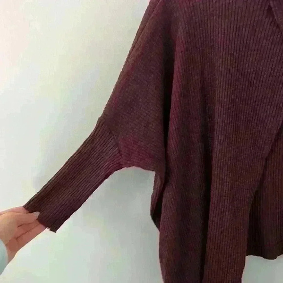 Free People Beach Burgundy Turtleneck Open back Sweater Size S Small - Picture 5 of 5